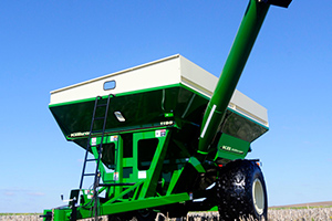 Mid-Size Corner Auger Grain Carts